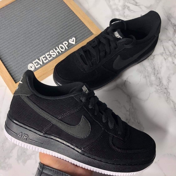 Nike Shoes - Nike Air Force 1 🖤